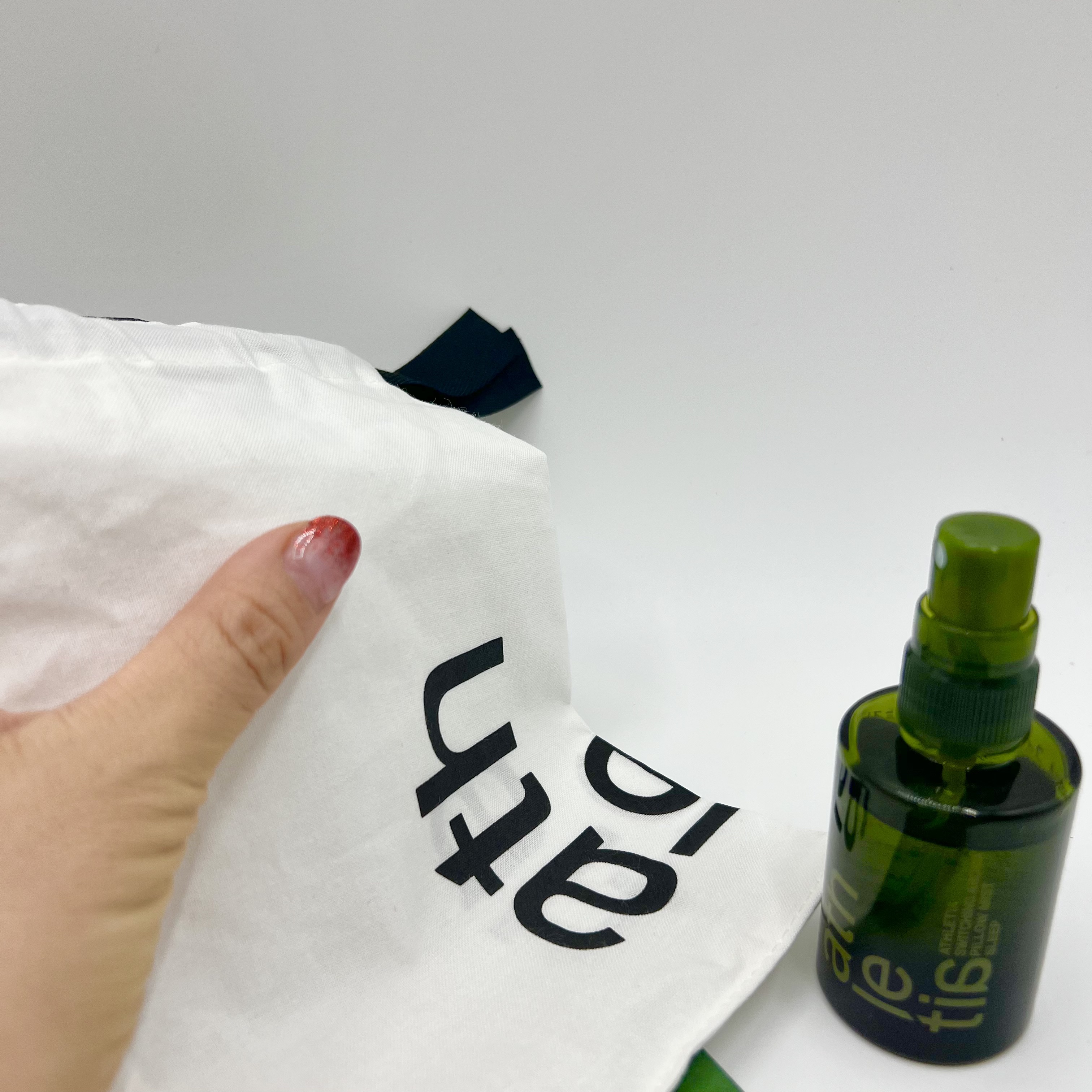 スイッチング アロマピローミスト SLEEP/athletia/ファブリックミストを使ったクチコミ（3枚目）