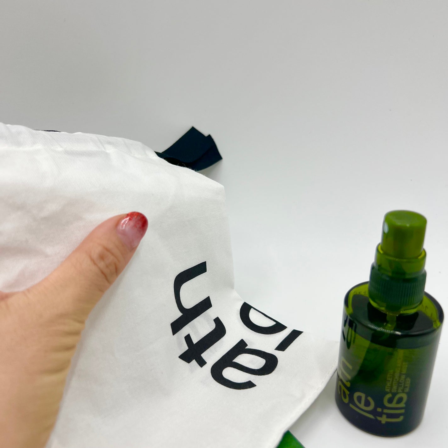 スイッチング アロマピローミスト SLEEP/athletia/ファブリックミストを使ったクチコミ(3枚目)