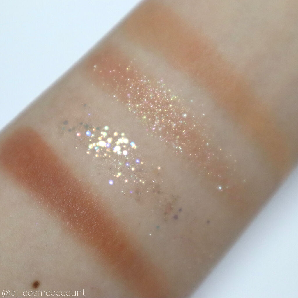 innisfree エアリー トゥインクル アイパレット 2021 Green Holidays Editionのクチコミ「\Qoo10メガ割 何を買おうか迷っている人にもオススメ‼︎/
11月1日発売『innisfr.....」（3枚目）