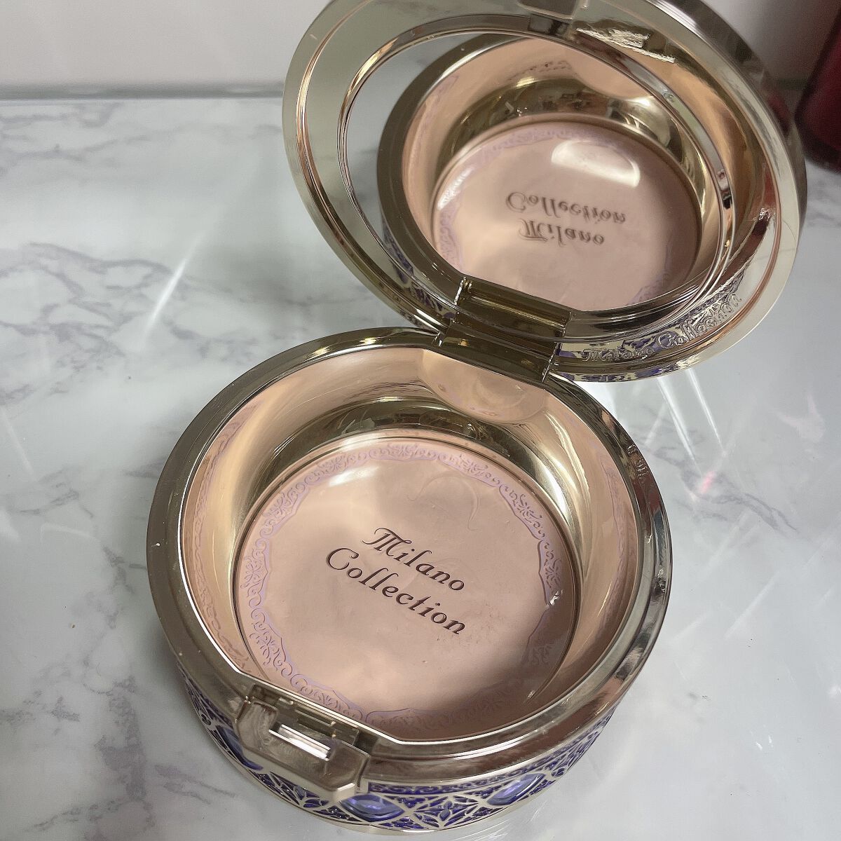 フェースアップパウダー ２０２２/ミラノコレクション/プレストパウダーを使ったクチコミ（2枚目）