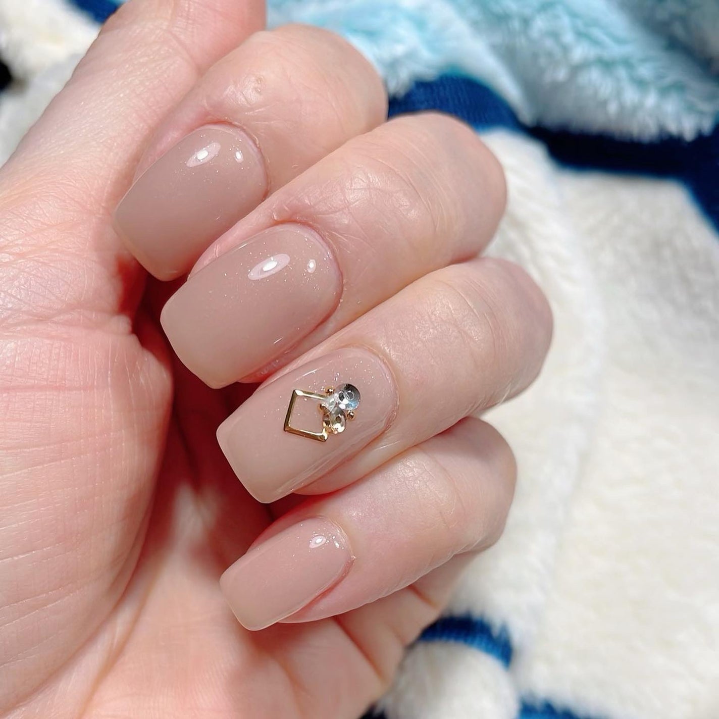 ♡𝙗𝙚𝙠𝙞♡フォロバ100%♡ on LIPS 「\ちゅるん肌なじみnail/シンプルにナチュラルにちゅるんとし..」(2枚目)