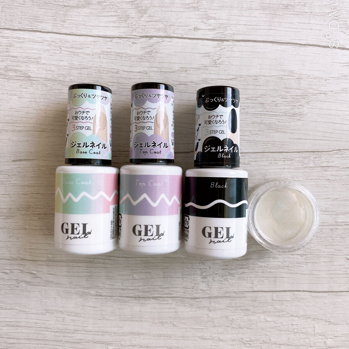 ミラーネイルパウダー/DAISO/ネイル用品を使ったクチコミ（2枚目）