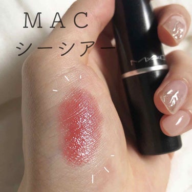 

☾ #mac #リップスティック #シーシアー 


マックのリップの中でも人気色のシーシアー ᐠ ♡ ᐟ
しっかり発色するのに、マットではなくシアーな仕上がりになります‪𓂃 𓈒𓏸◌‬

画像を見て