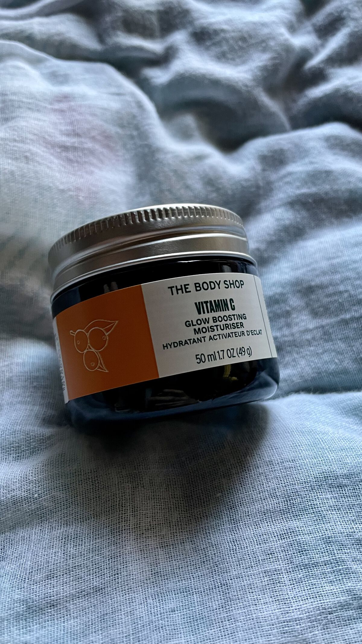 THE BODY SHOP VC グロウ モイスチャージェルクリームのクチコミ「ビタミンC誘導体や厳選した自然成分を贅沢に配合した96%自然由来のジェル状の保湿クリーム。
ジ.....」（1枚目）