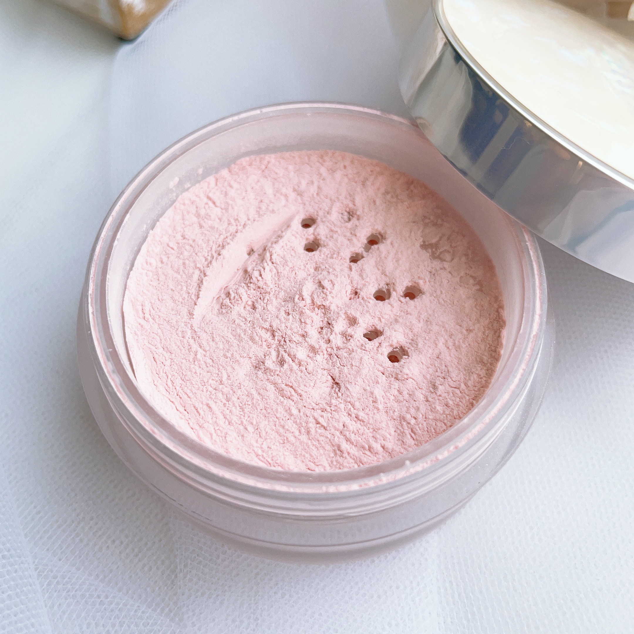 ZEESEA 「ゼロ」粉感皮脂コントロールルースパウダー J03 血色感ピンク/ZEESEA/ルースパウダーを使ったクチコミ（3枚目）