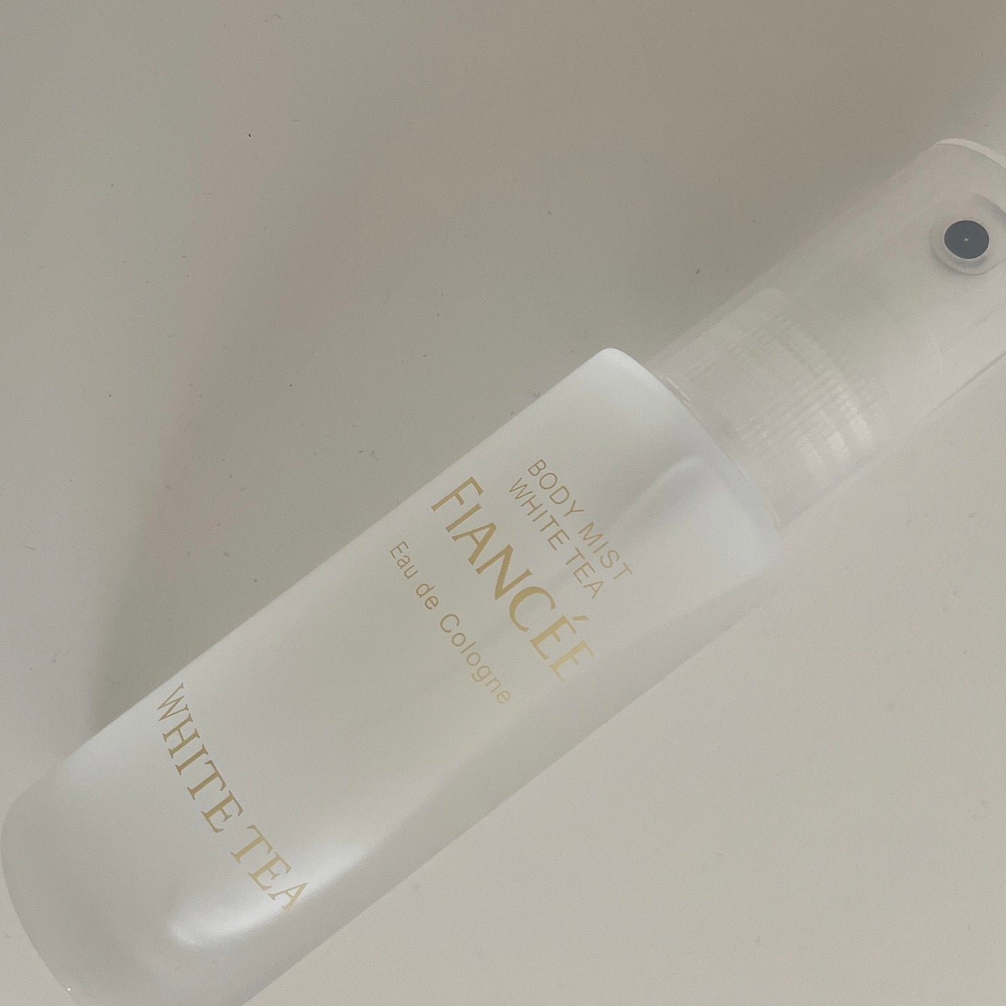 ボディミスト ホワイトティーの香り/フィアンセ/香水を使ったクチコミ(2枚目)