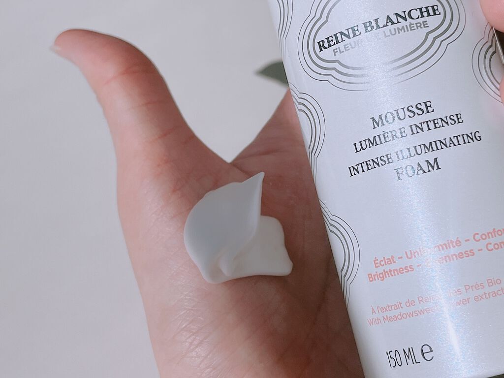 レーヌブランシュ イルミネイティングクレンジングフォーム/L'OCCITANE/泡洗顔を使ったクチコミ（2枚目）