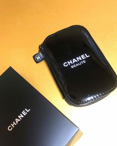 CHANEL ルージュ アリュールのクチコミ「CHANELのHOLIDAY限定リップ

ルージュ アリュール 
817 ルージュ  スプラン.....」（3枚目）