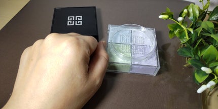 プリズム・リーブル/GIVENCHY/ルースパウダーを使ったクチコミ(4枚目)