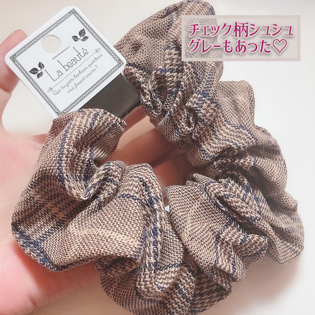 キャンドゥ シフォンデザインシュシュのクチコミ「
110円(税込)ヘアアクセは助かる💕

キャンドゥで見つけたシュシュ。
秋仕様になってて可愛.....」（3枚目）