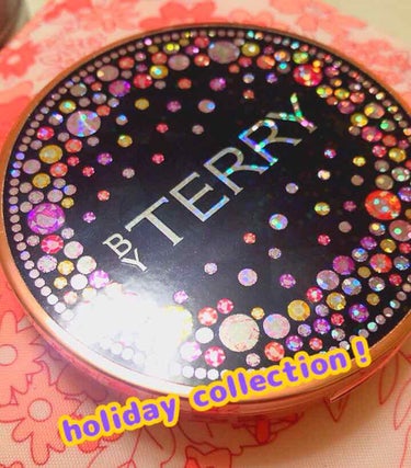 こんばんは、まめぴよです！
今回は海外のholiday collectionの中から一番新しいものをご紹介（╹◡╹）

こちらはBY TERRY のフェイスパウダー兼ハイライターとなります。
三色入って