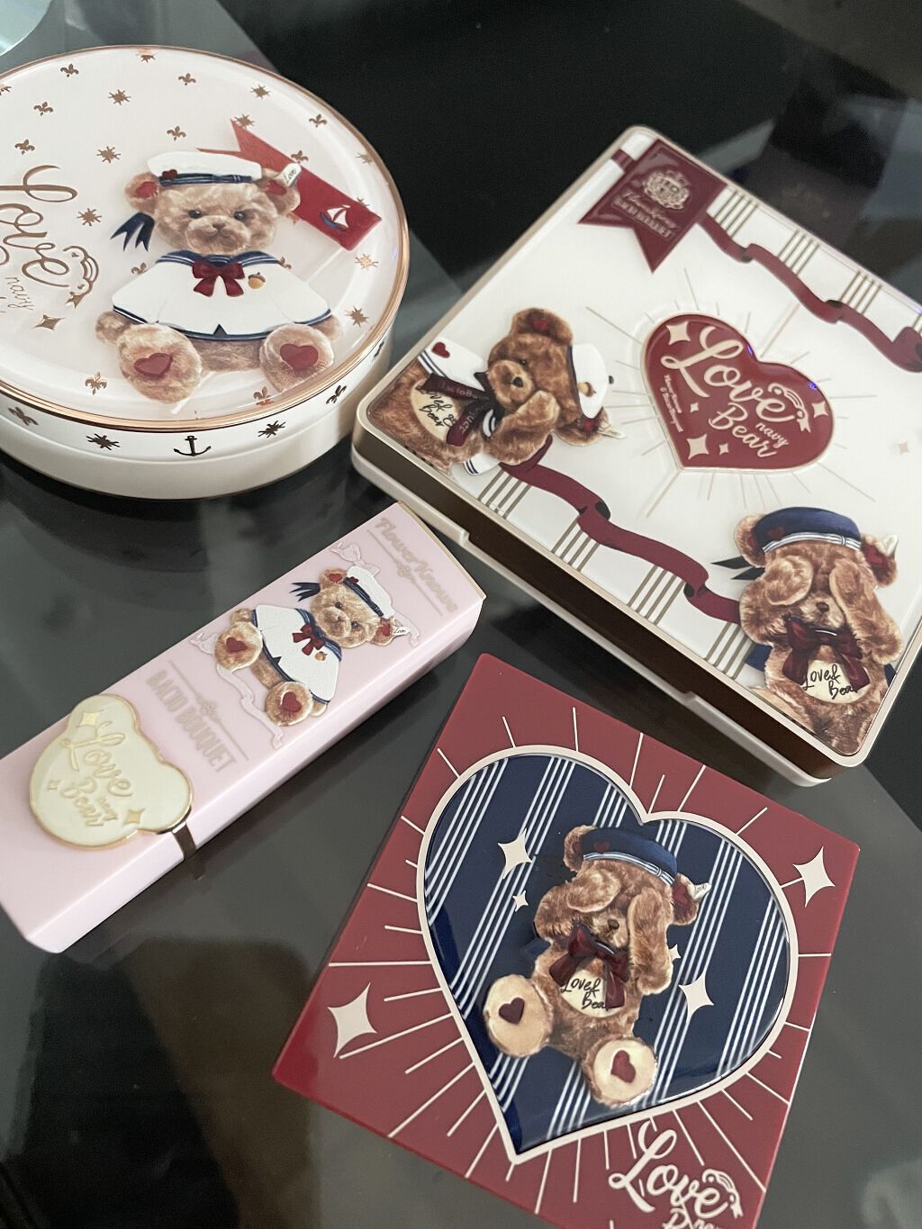 ⚠️５枚目の画像にメイク写真あります。

FlowerKnows
Love Bear 9色 アイシャドウパレットヘーゼルナッツココア
Love Bear マットリップスティックミルクティーベア
Love Bear ブラッシュレッドワインチョ