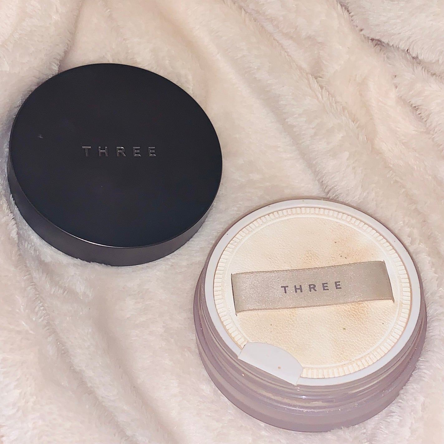 アドバンスドエシリアルスムースオペレーター ルースパウダー/THREE/ルースパウダーを使ったクチコミ(2枚目)