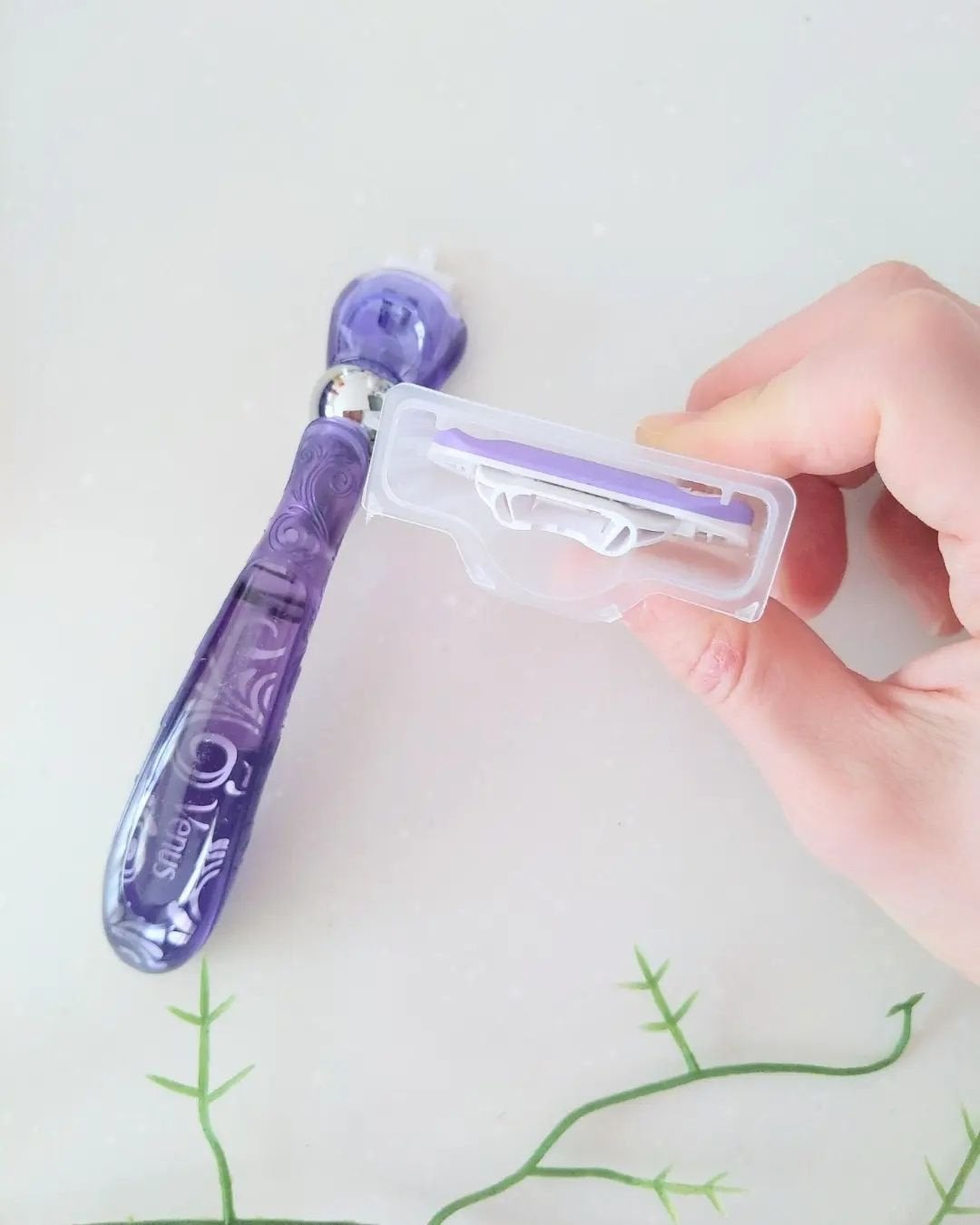 スワール 艶すべ肌/Gillette Venus/シェーバーを使ったクチコミ(2枚目)