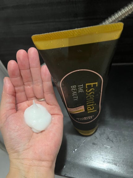 THE BEAUTY 髪のキメ美容プレミアムトリートメント<モイストリペアプレミアム>/エッセンシャル/洗い流すヘアトリートメントを使ったクチコミ(2枚目)