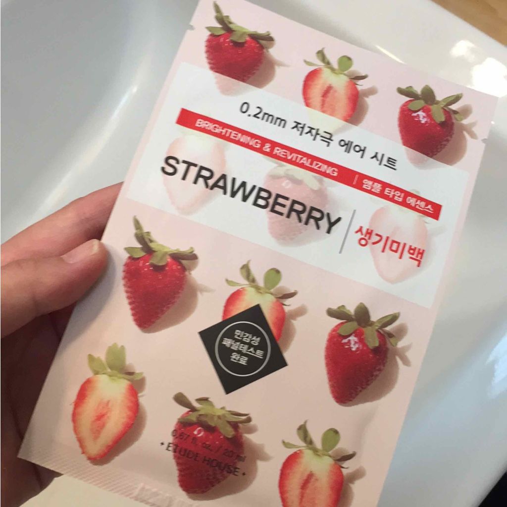 ETUDE 0.2エアフィットマスクのクチコミ「エチュードハウスのフェイスマスクです。
お土産にいただきました♡
すごく薄いシートで肌が透けて.....」（1枚目）