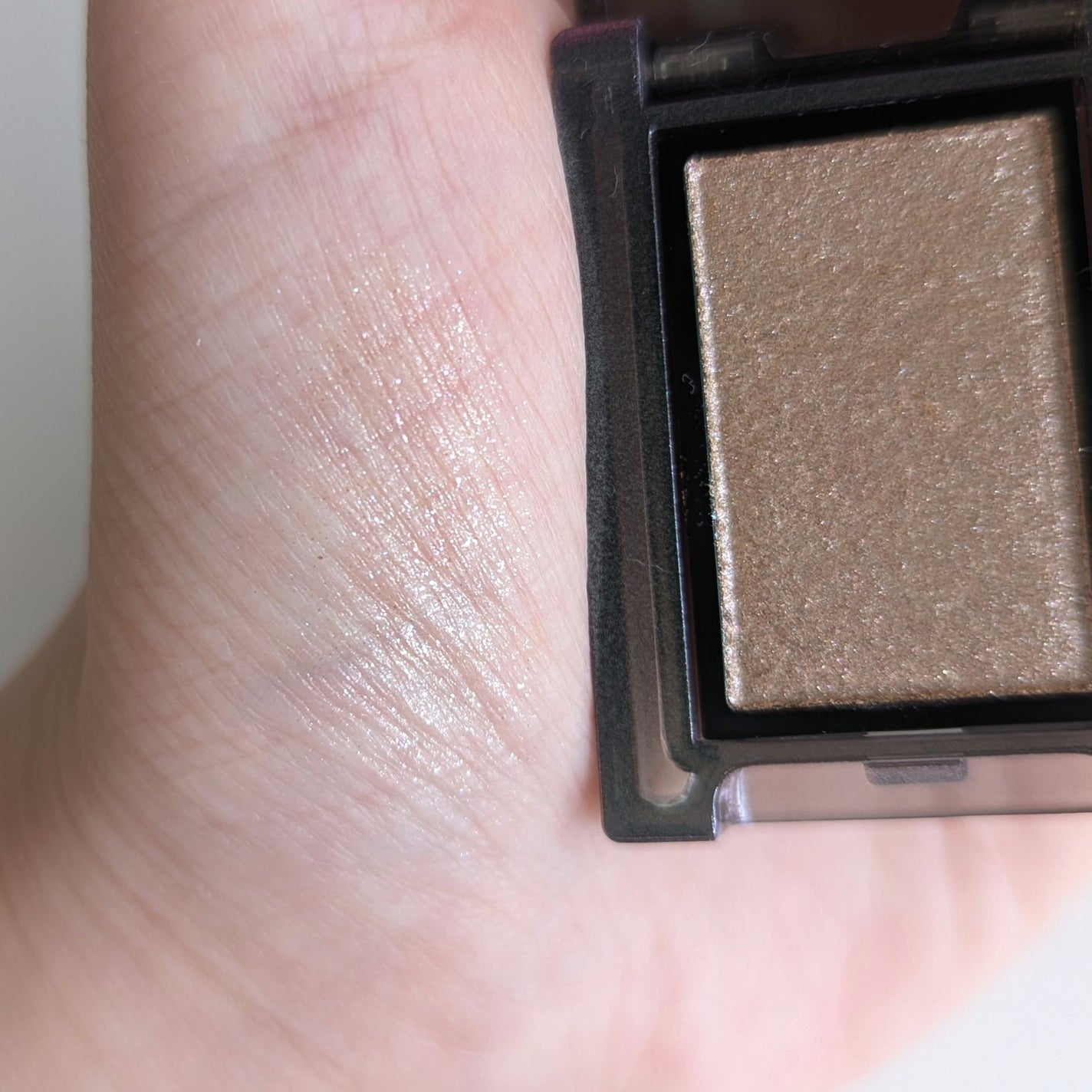 ヴァティック アイズ/Celvoke/単色アイシャドウを使ったクチコミ(4枚目)