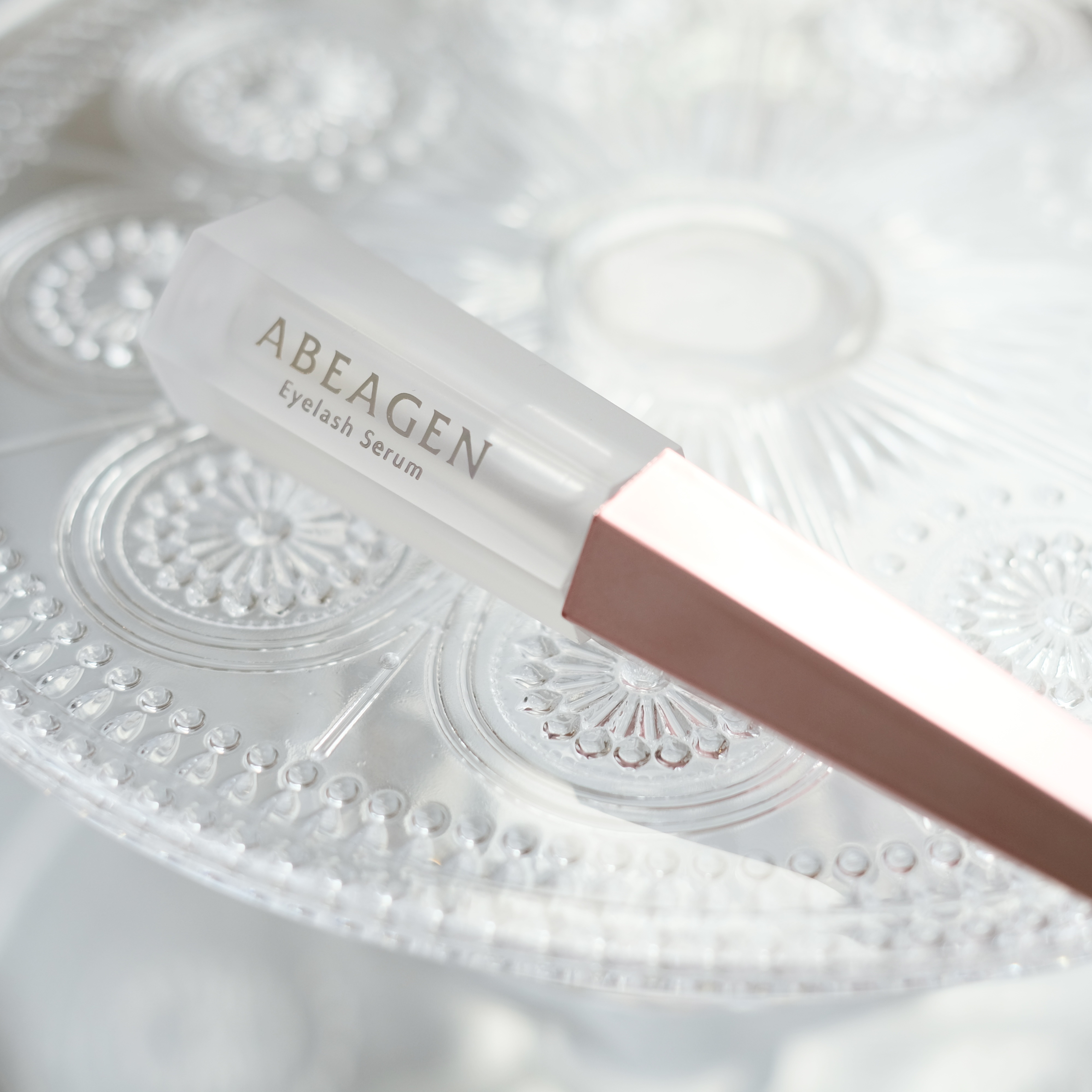 目元ケアにも使えちゃうっ まつ毛美容液☝️‎🤍
こんにちは、ソイラテです ☕𓈒𓏸︎︎︎︎
⁡
┈┈┈┈┈┈┈┈┈┈┈┈
⁡
ABEAGEN
アイラッシュセラム まつげ美容液
⁡
┈┈┈┈┈┈┈┈┈┈┈┈
⁡
⁡
毎日ビューラー、なんな