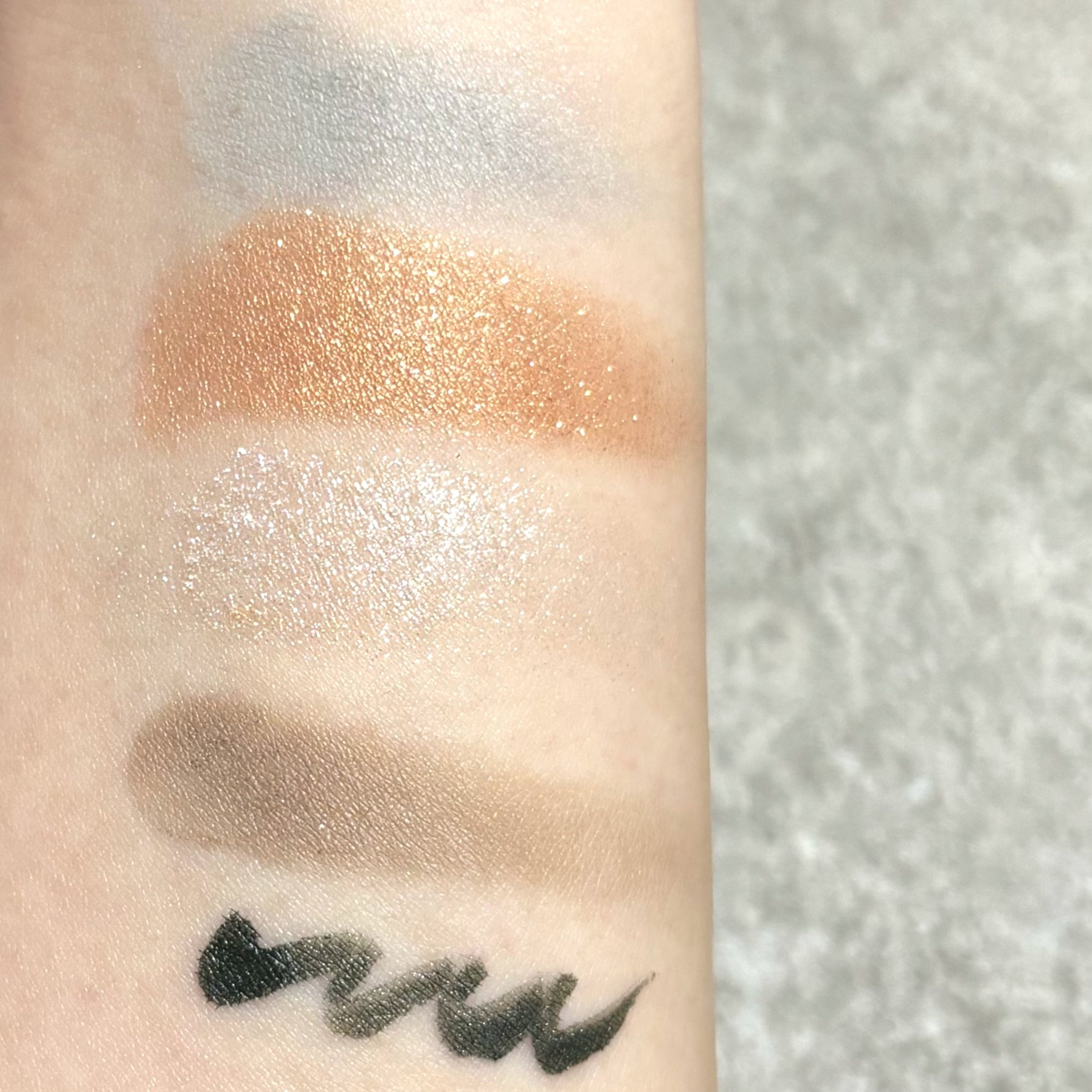 ディオールショウ オンステージ ライナー ウォータープルーフ 386 パーリー エメラルド/Dior/アイライナーを使ったクチコミ（2枚目）