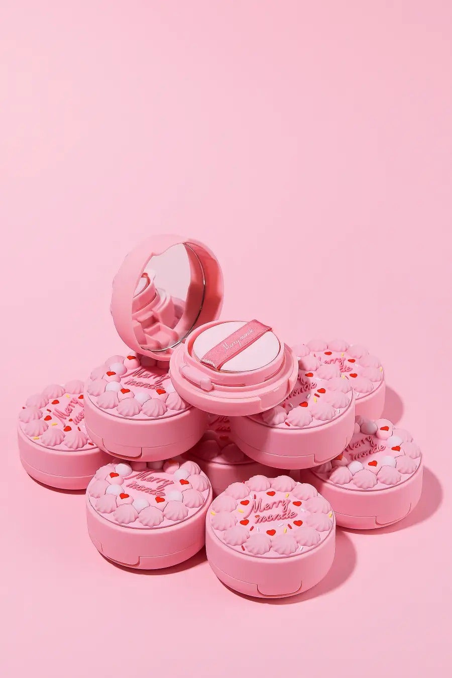 「Merry monde(メリーモンド)」が日本市場本格進出！ケーキ型のクッションファンデ＆ミルクを混ぜたようなカラーのティントが発売！の画像