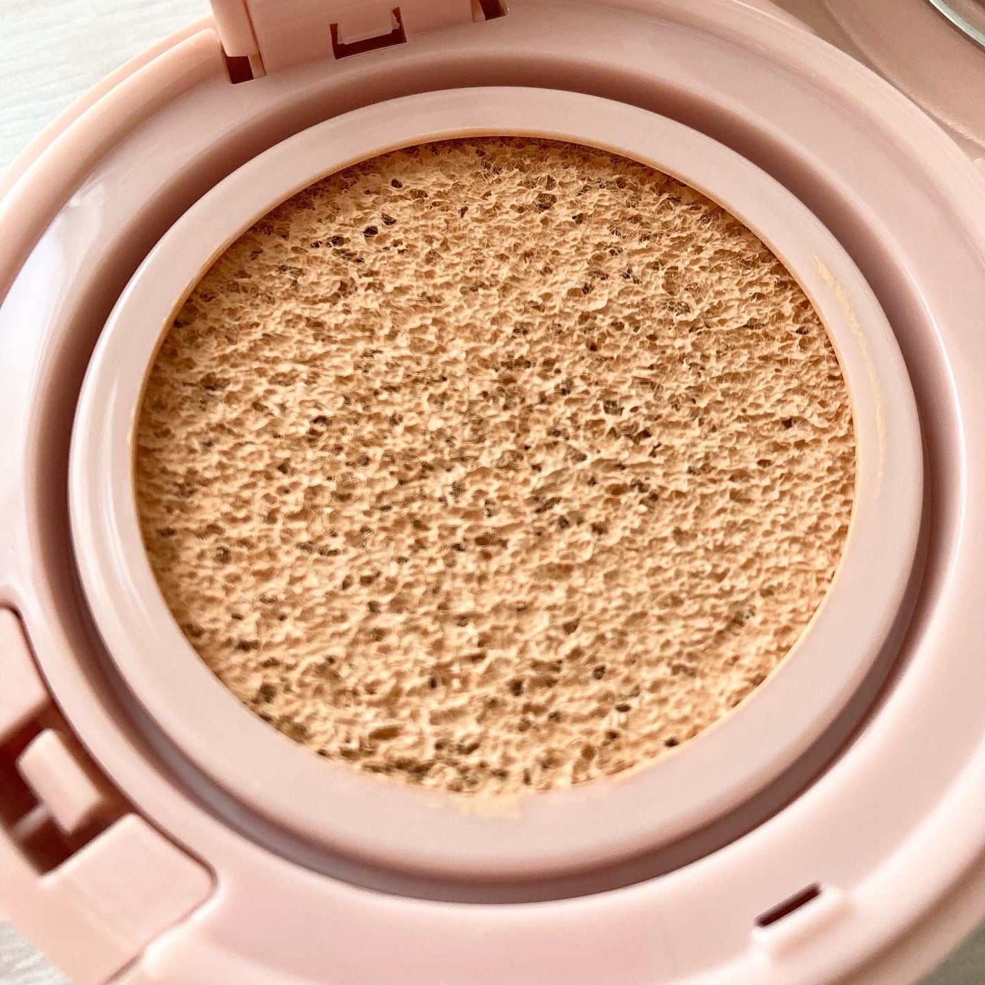 シースルー ヴェール コンパクト/PAUL & JOE BEAUTE/ファンデーションを使ったクチコミ(6枚目)