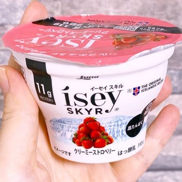 日本ルナ Isey SKYRのクチコミ「日本ルナ
Isey SKYR


コンビニにあったギリシャヨーグルトを買ってみました。

初め.....」（1枚目）