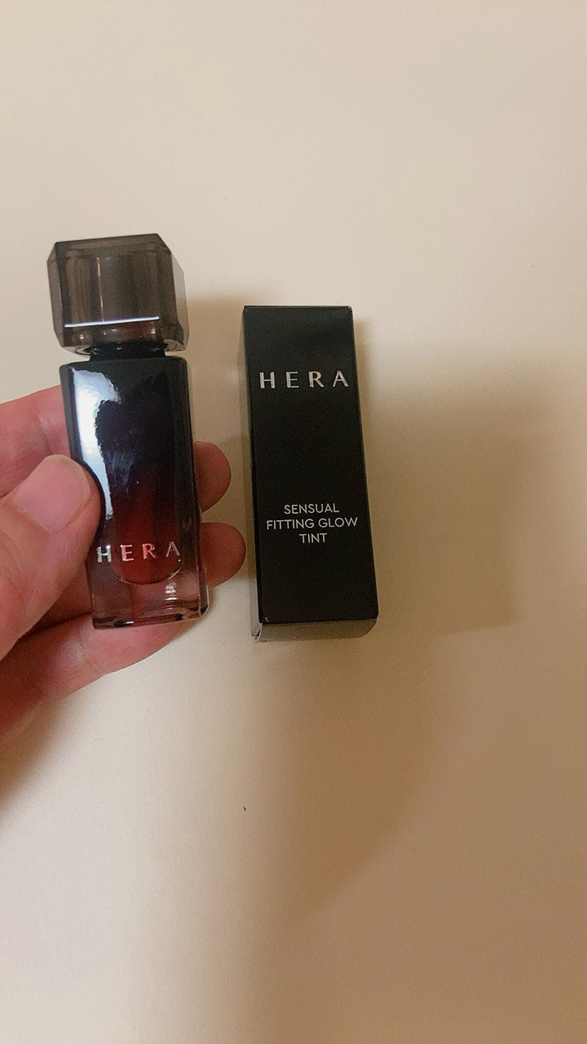 センシュアル フィッティング グロウ ティント/HERA/リップティントを使ったクチコミ(1枚目)