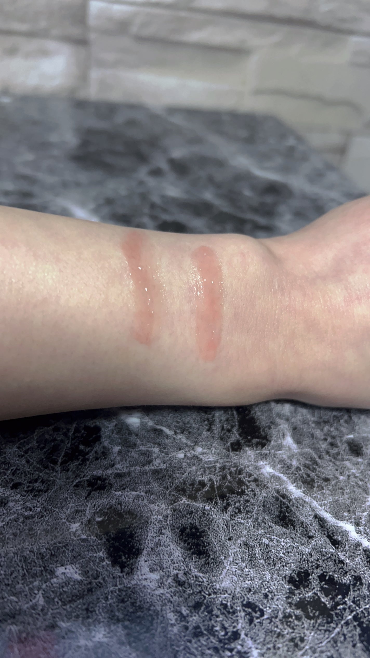 ボリューマイジングフォンデュリップ/Coralhaze/口紅を使ったクチコミ(3枚目)