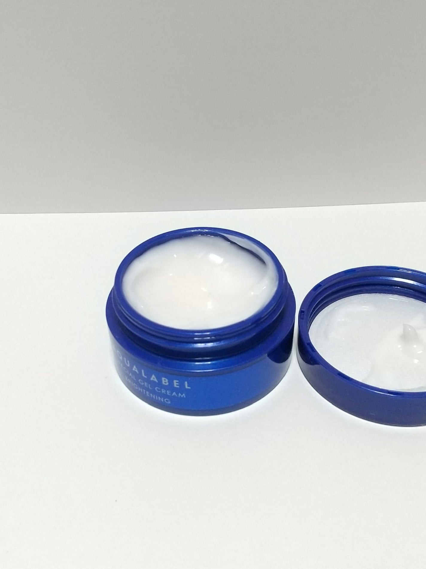 スペシャルジェルクリームA (ホワイト)(医薬部外品)/アクアレーベル/オールインワン化粧品を使ったクチコミ(2枚目)