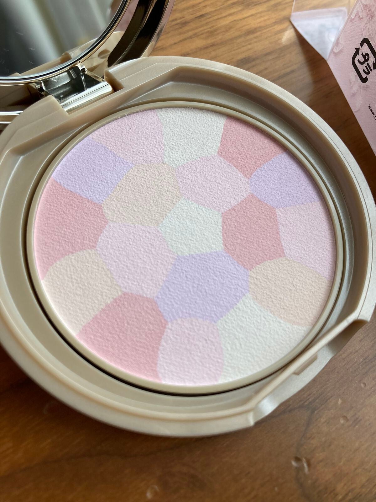 マシュマロフィニッシュパウダー ~Abloom~/キャンメイク/プレストパウダーを使ったクチコミ(1枚目)