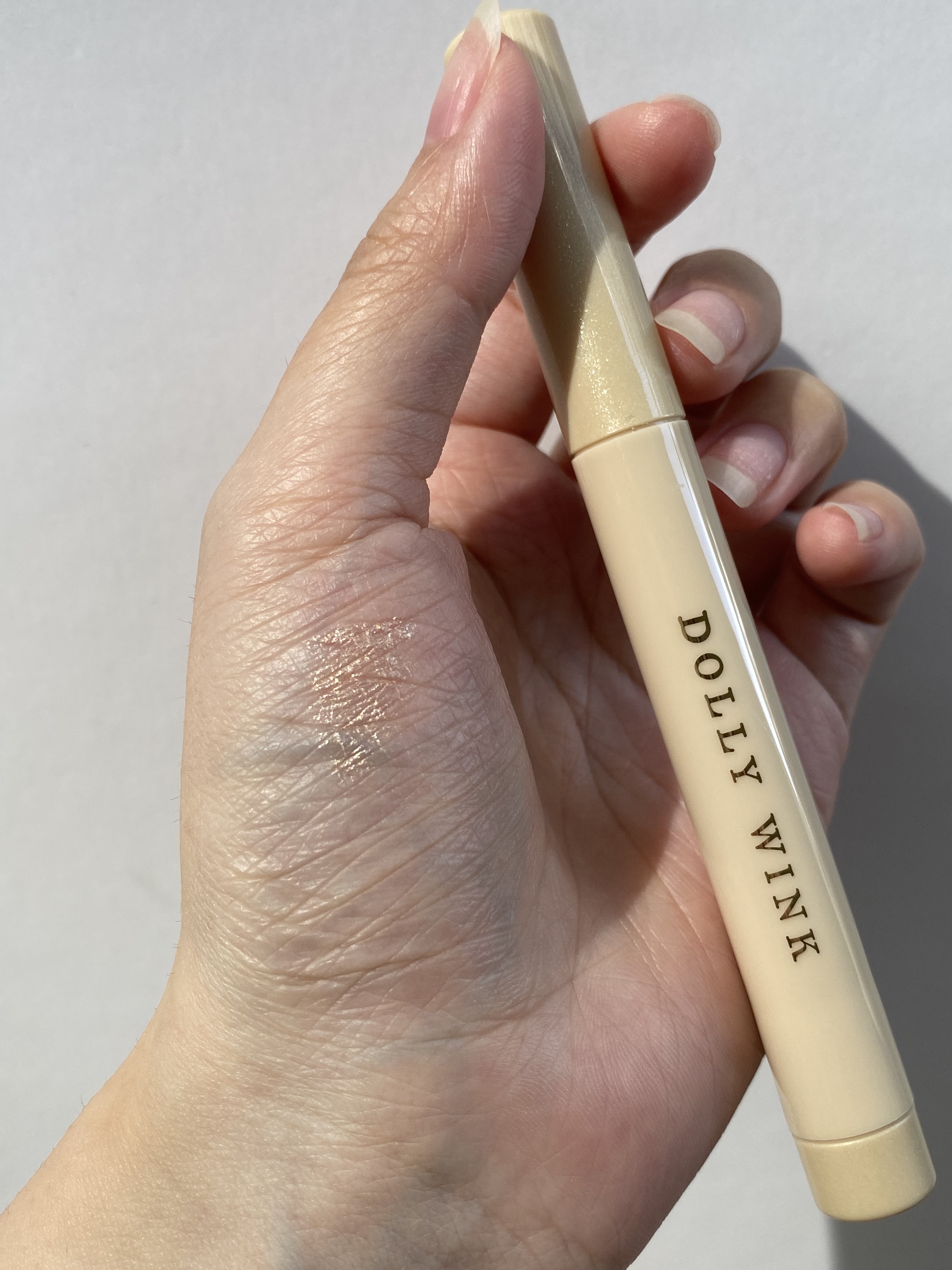 スティックラメシャドウ 01 シャンパンゴールド/ドーリーウインク/スティックアイシャドウを使ったクチコミ（2枚目）