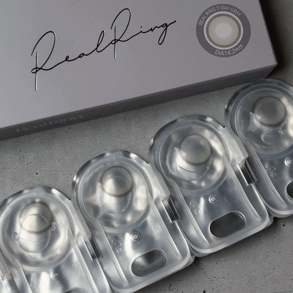 Real Ring 1day グレー/OLENS/ワンデー（１DAY）カラコンを使ったクチコミ（3枚目）