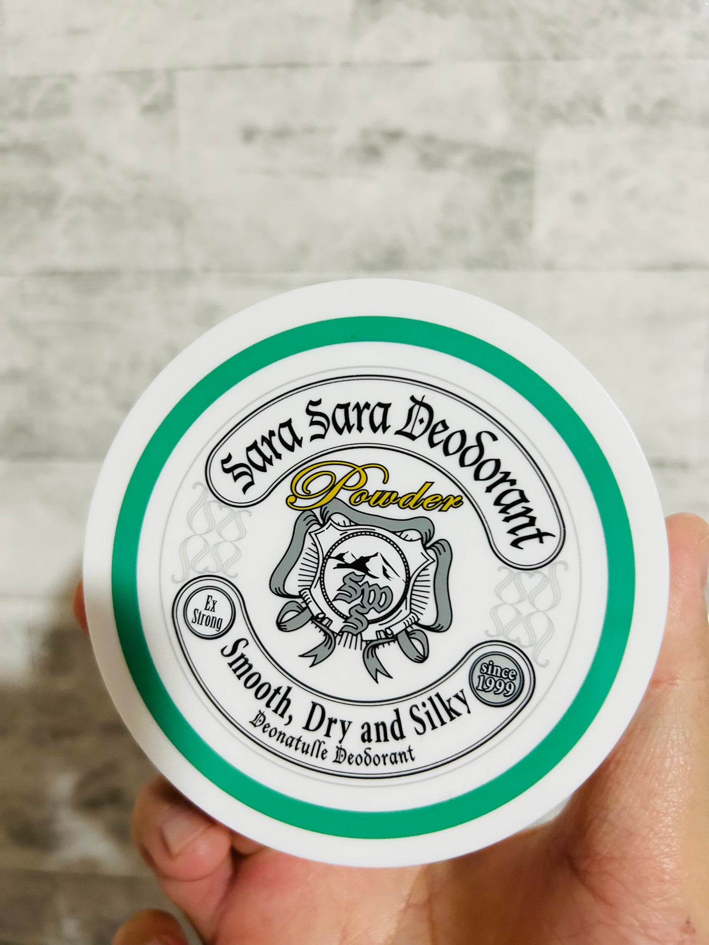 薬用さらさらデオドラントパウダー/デオナチュレ/デオドラント・制汗剤を使ったクチコミ(4枚目)