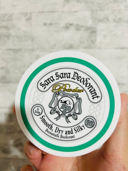 薬用さらさらデオドラントパウダー/デオナチュレ/デオドラント・制汗剤を使ったクチコミ(4枚目)