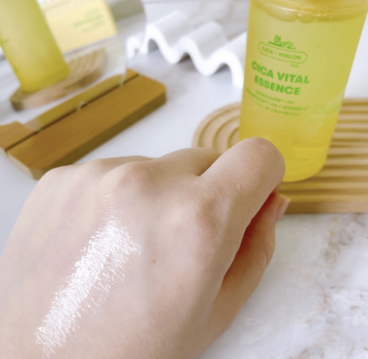 シカバイタル エッセンス/VT/美容液を使ったクチコミ（3枚目）