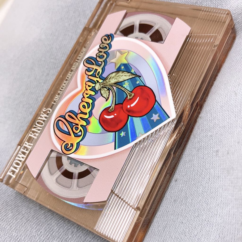 レトロマグネティック アイシャドウパレット/FlowerKnows/アイシャドウパレットを使ったクチコミ（2枚目）