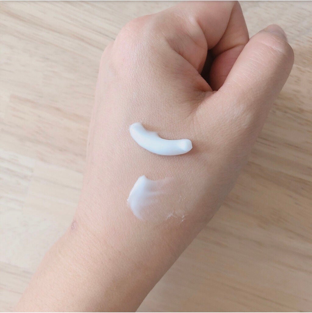 ニベア スキンミルク クリーミィ ほのかなフローラルの香り/ニベア/ボディミルクを使ったクチコミ(2枚目)