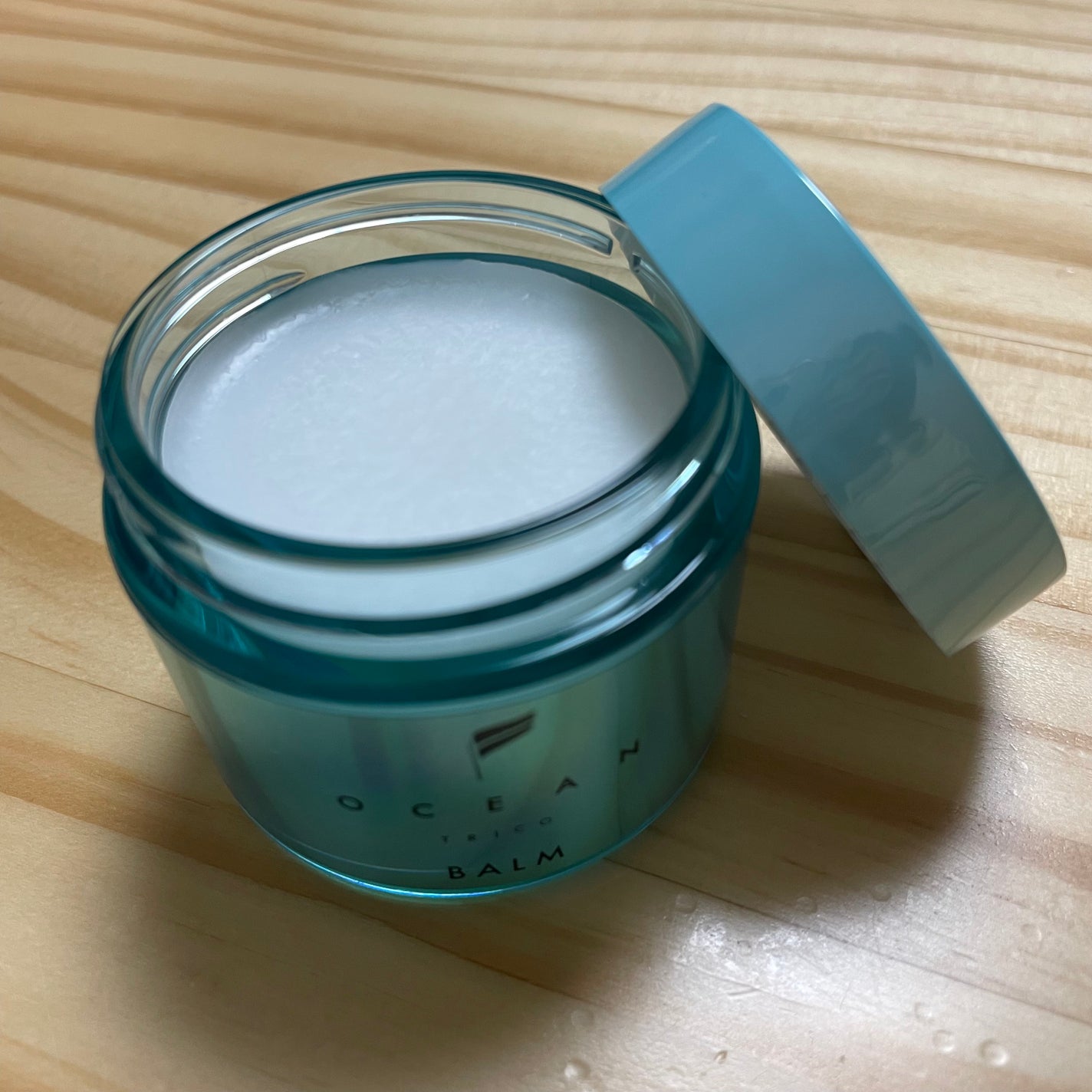 オーシャントリコ ヘアスタイリング バーム ライトブルー/OCEAN TRICO/ヘアバームを使ったクチコミ(2枚目)