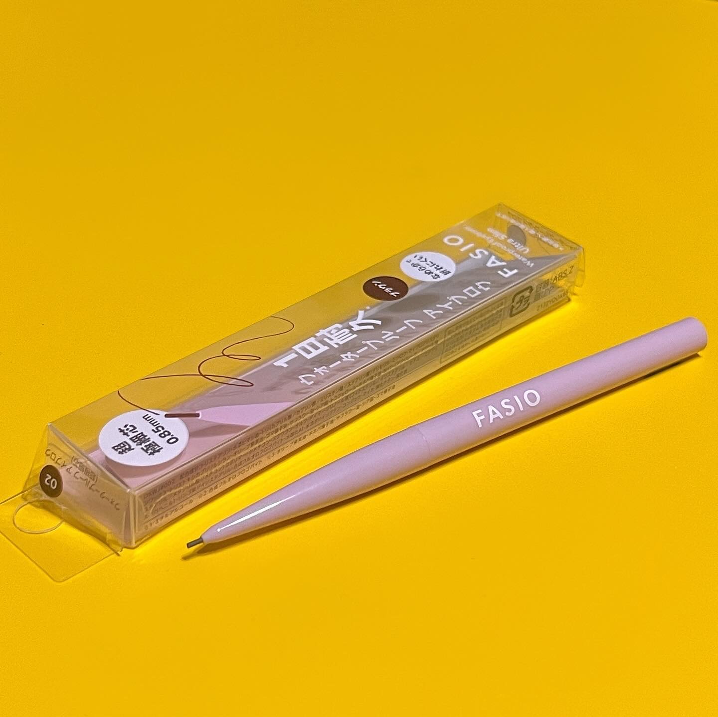 ファシオ　ウォータープルーフ アイブロウ （超極細芯）

0.85mmの超極細芯で、1本ずつリアルな眉に。
汗・水・皮脂・こすれに強い、1日耐久※ウォータープルーフ。※コーセー調べ。個人差があります。

汗に強いプチプラコスメといえばのファ