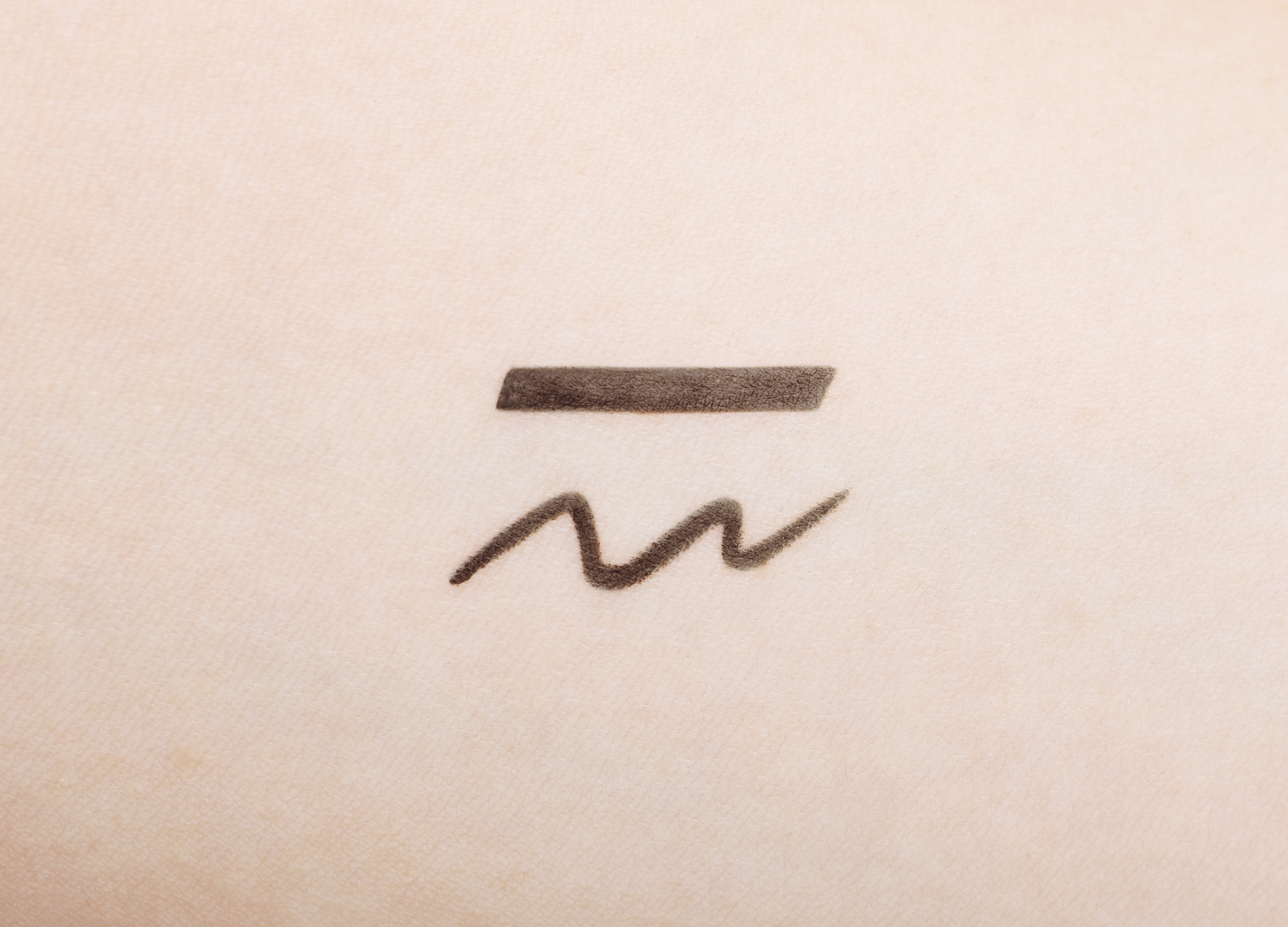 オーバルマルチジェルライナー 02 ディープブラウン