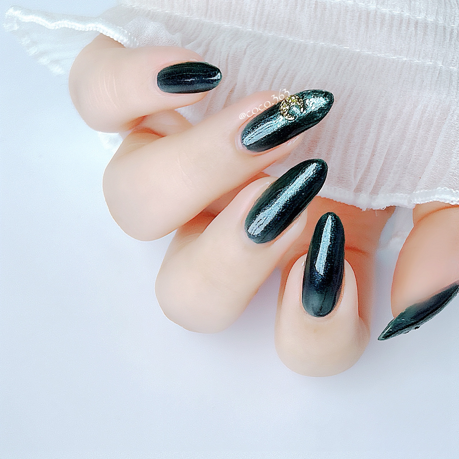 透け感ネイルのネイルデザイン | ネイルホリック Future Metal｜ネイル