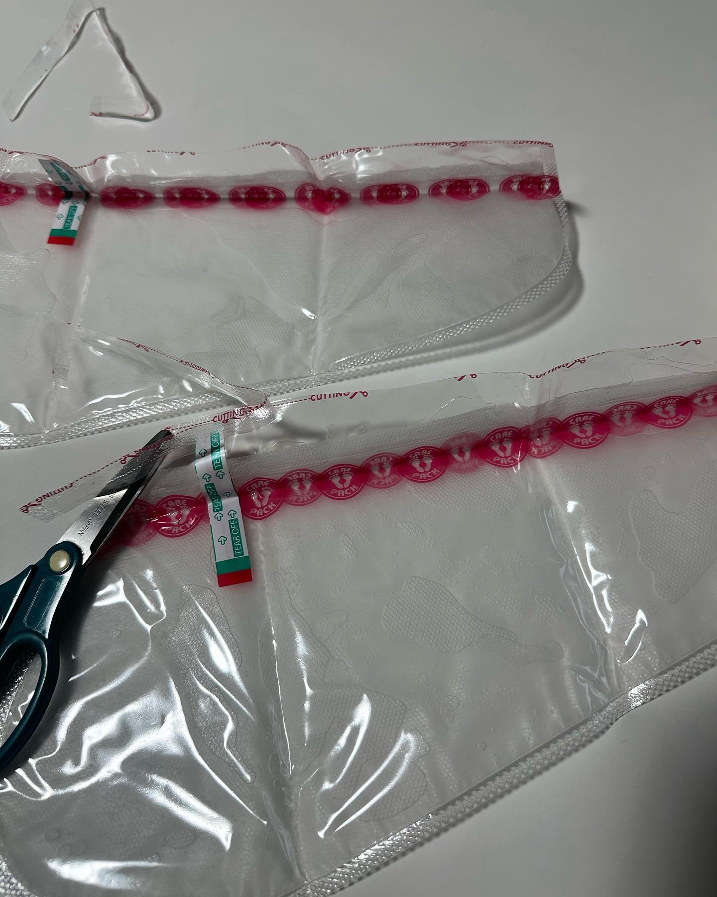 あしやすめ 足裏角質ケアパック/鎌倉ライフ/レッグ・フットケアを使ったクチコミ（3枚目）