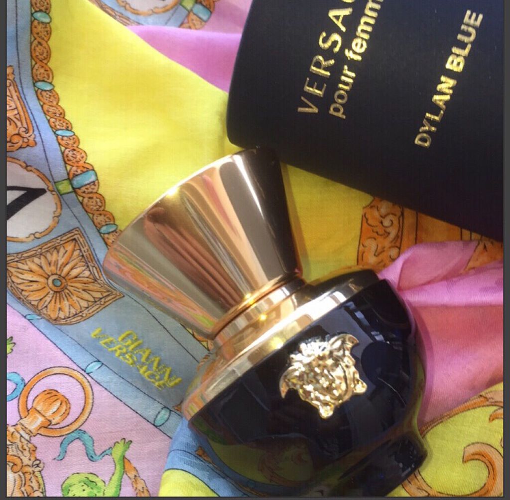 新品未開封　ヴェルサーチェ　ディランブルーフェム　オーデパルファム 100mL 楽天市場】ヴェルサーチ VERSACE ディランブルー フェム オーデ