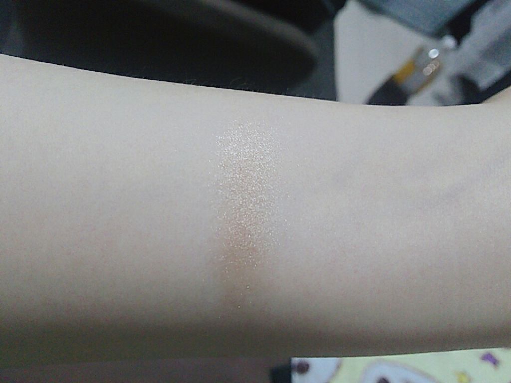 ダイソー×IT GIRL アイシャドウ/DAISO/単色アイシャドウを使ったクチコミ（3枚目）