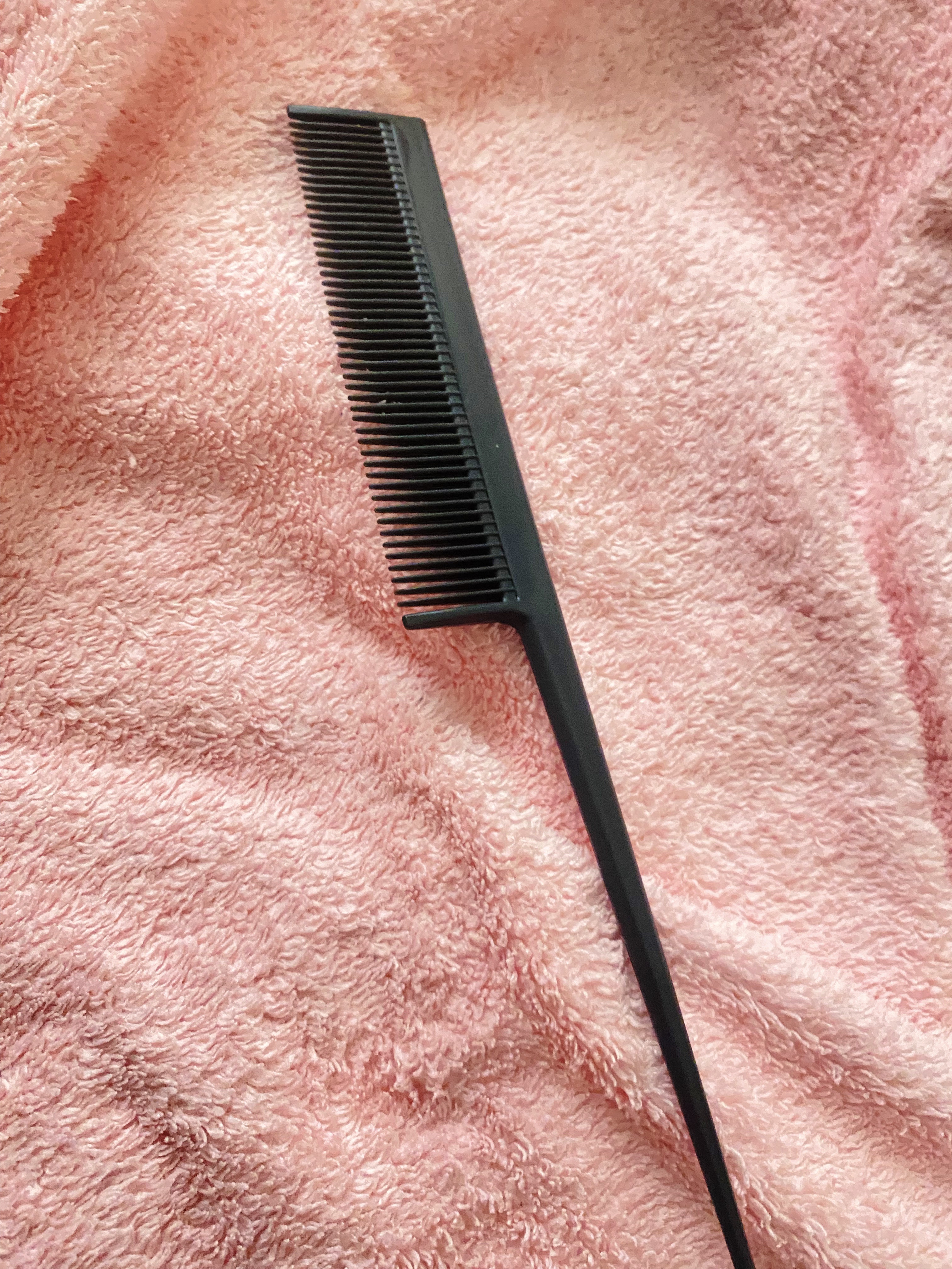 セリア コンパクトセットコームのクチコミ「百均で買ったセリアのコンパクトセットコーム！前髪を整えるのに絶対的に必要なもの！ヘアマスクなト.....」（1枚目）