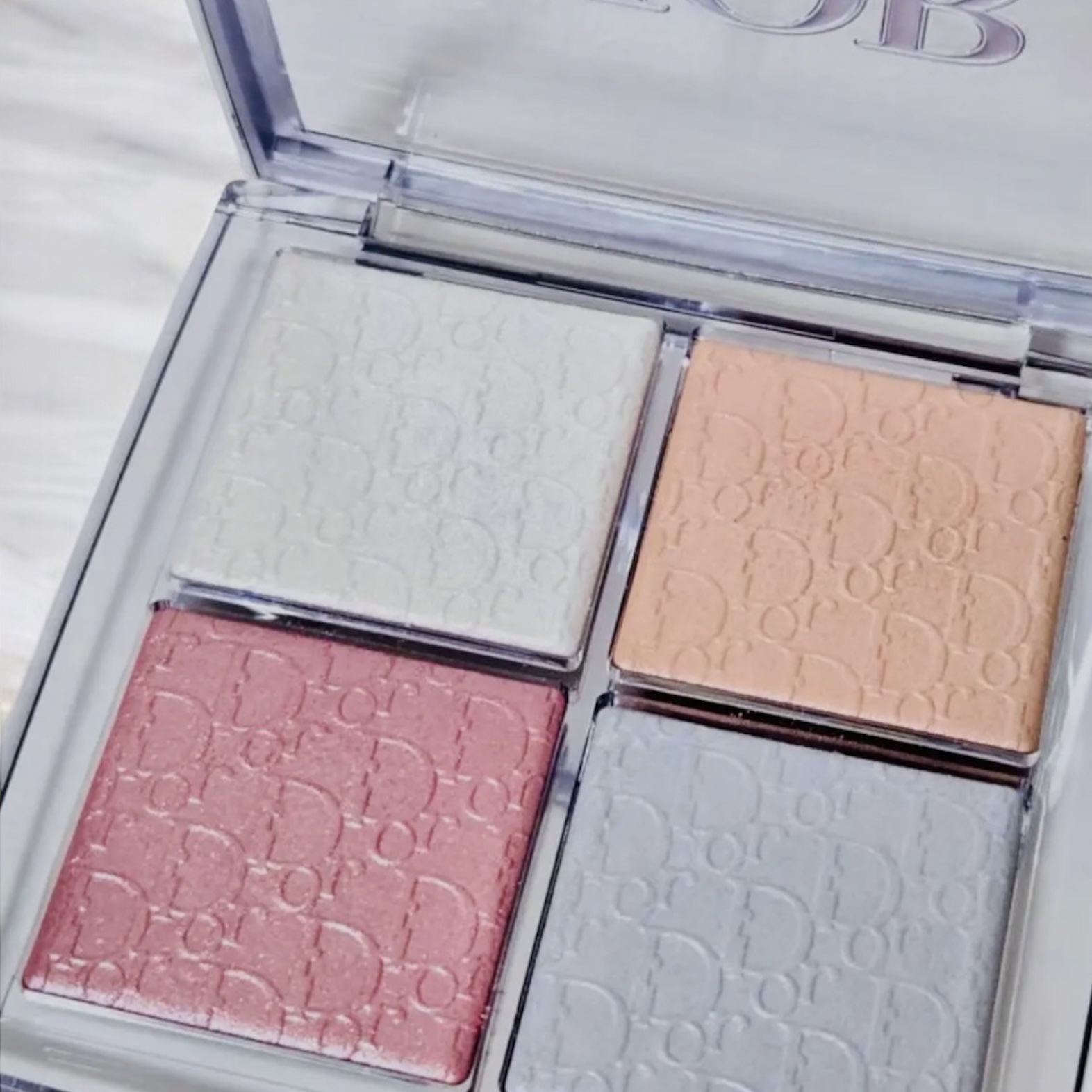 ディオール バックステージ フェイス グロウ パレット/Dior/ハイライトを使ったクチコミ（1枚目）