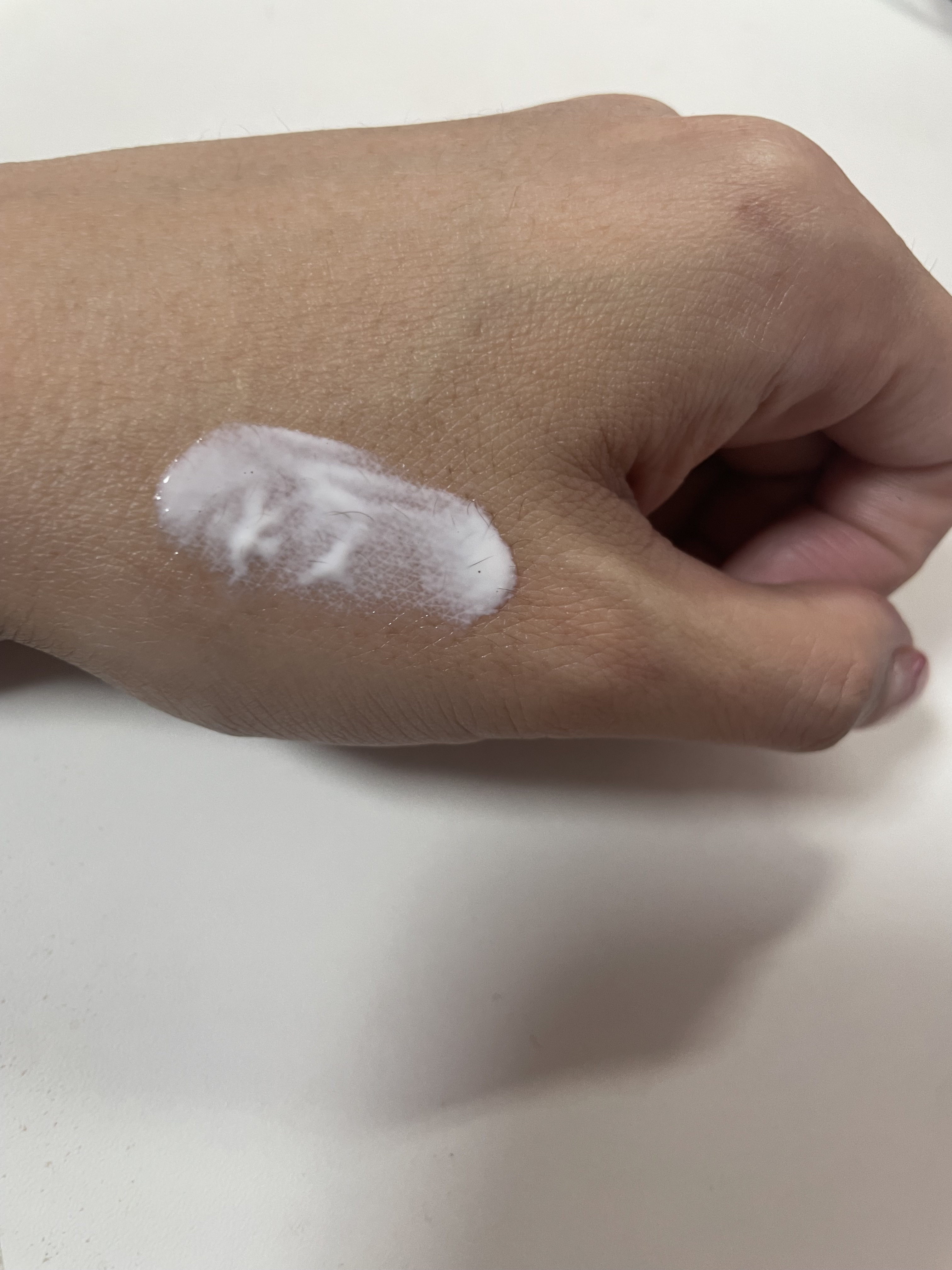 ヒアルーシカ ウォーターフィット サンセラム/SKIN1004/日焼け止めローションを使ったクチコミ（2枚目）