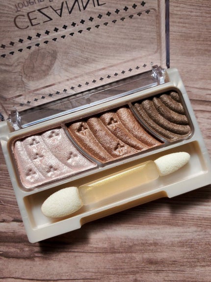 トーンアップアイシャドウ/CEZANNE/アイシャドウパレットを使ったクチコミ(2枚目)