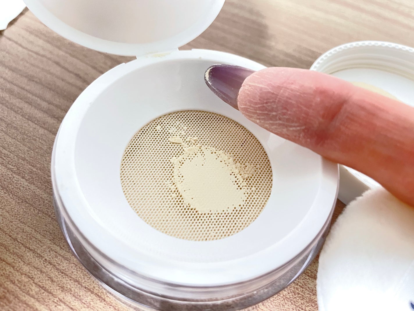 あ on LIPS 「TFITパウダーいただきました.ᐟ.ᐟ.ᐟコンパクトでシンプル..」(3枚目)