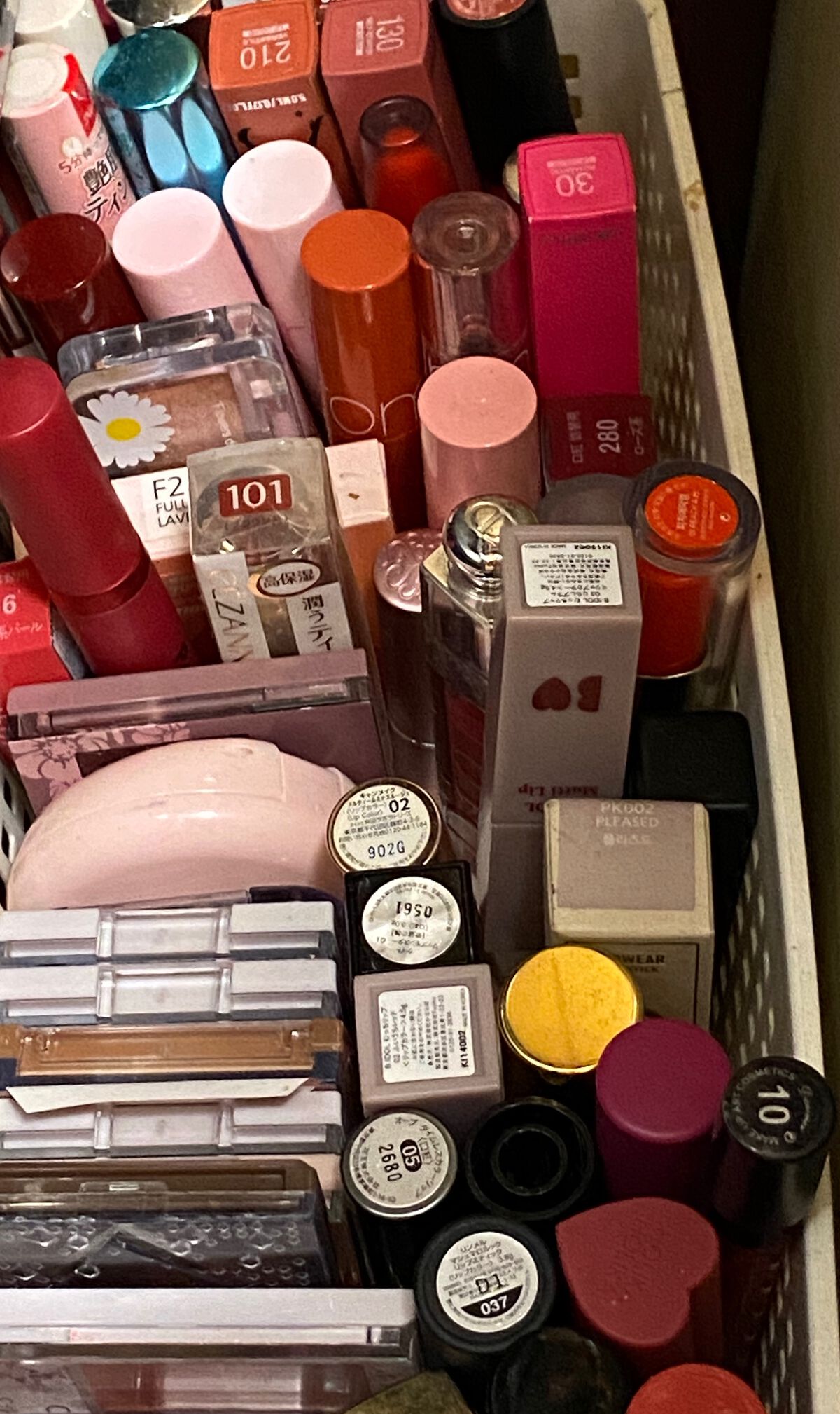 リサ・ラーソン♡クッションファンデマニア on LIPS 「#付録コスメ#コスメ収納#ヴァニティポーチを購入して今百均のケ..」(1枚目)